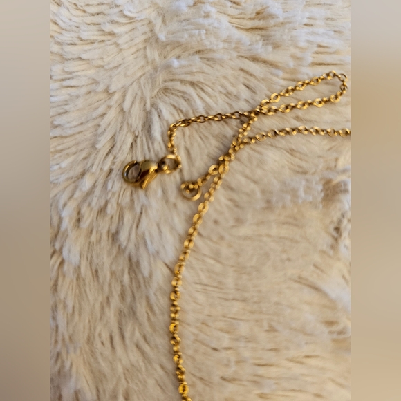"LOVE" tag Necklace - Picture 4 of 5